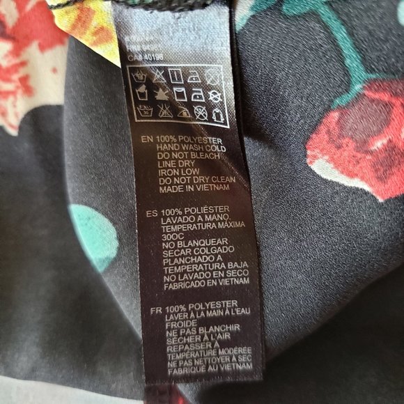 Floral Tier Dress in Black - Picture 5 of 5